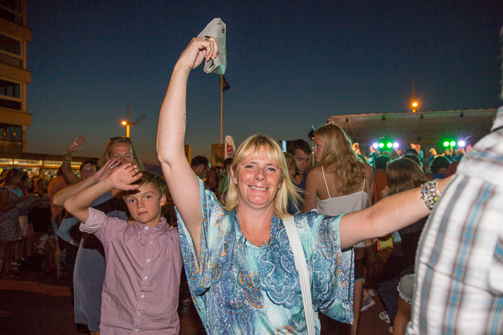 Podium & Sfeer @ Vlaanderen Zingt 2015 in St.-Idesbald, foto 55, foto's door Guy Danneels - FrontView Magazine