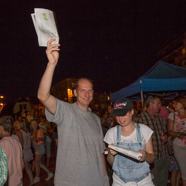 Podium & Sfeer @ Vlaanderen Zingt 2015 in St.-Idesbald, foto 56, foto's door Guy Danneels - FrontView Magazine