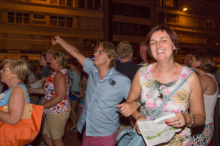 Podium & Sfeer @ Vlaanderen Zingt 2015 in St.-Idesbald, foto 63, foto's door Guy Danneels - FrontView Magazine