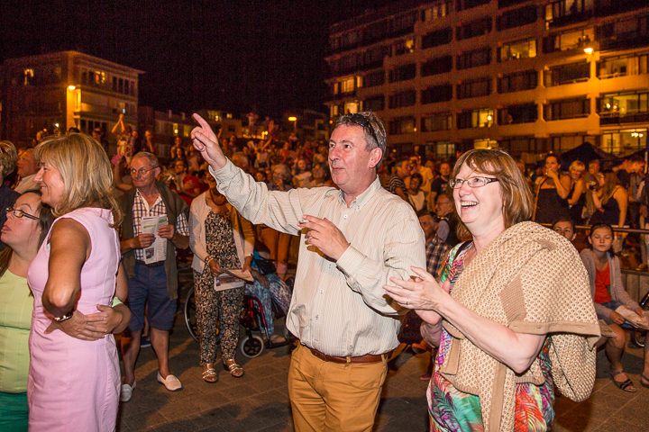 Podium & Sfeer @ Vlaanderen Zingt 2015 in St.-Idesbald, foto 79, foto's door Guy Danneels - FrontView Magazine