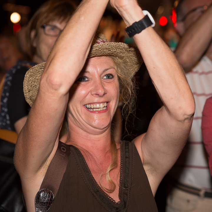 Podium & Sfeer @ Vlaanderen Zingt 2015 in St.-Idesbald, foto 80, foto's door Guy Danneels - FrontView Magazine