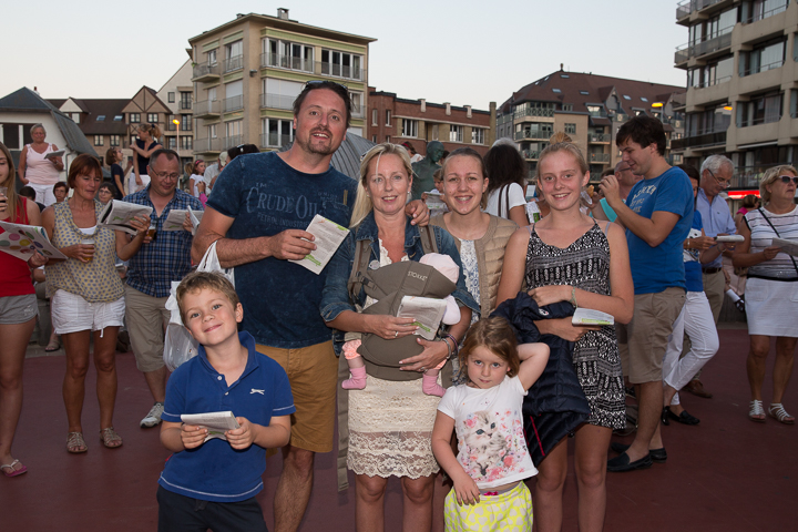 Publieksfoto's & Sfeer Reeks A @ Vlaanderen Zingt 2015 in St.-Idesbald, picture 100, photographed by Guy Danneels - FrontView Magazine