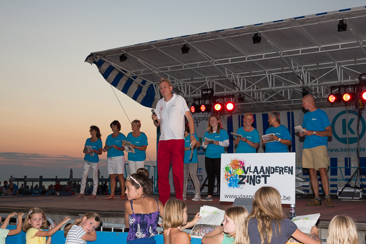 Publieksfoto's & Sfeer Reeks A @ Vlaanderen Zingt 2015 in St.-Idesbald, picture 132, photographed by Guy Danneels - FrontView Magazine