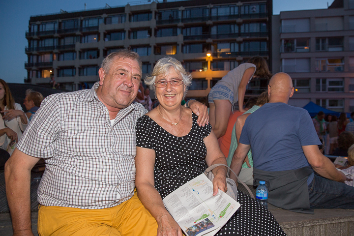 Publieksfoto's & Sfeer Reeks A @ Vlaanderen Zingt 2015 in St.-Idesbald, picture 151, photographed by Guy Danneels - FrontView Magazine