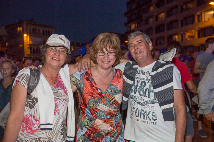Publieksfoto's & Sfeer Reeks B @ Vlaanderen Zingt 2015 in St.-Idesbald, picture 17, photographed by Guy Danneels - FrontView Magazine