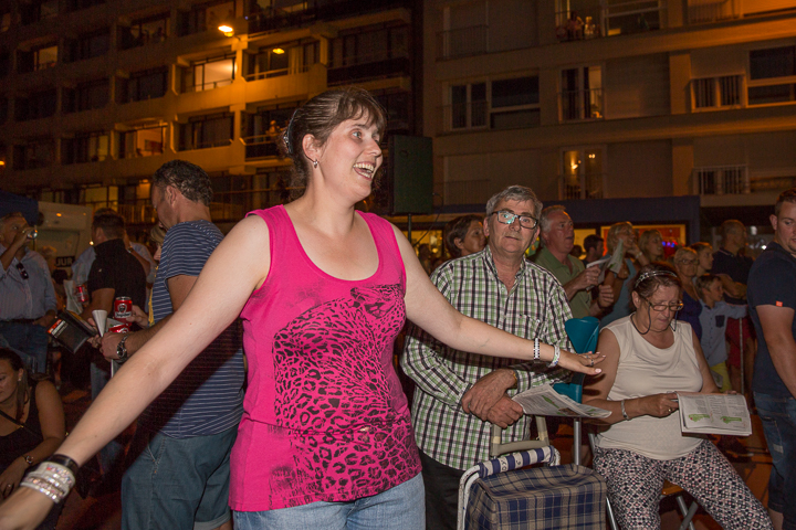 Publieksfoto's & Sfeer Reeks B @ Vlaanderen Zingt 2015 in St.-Idesbald, picture 29, photographed by Guy Danneels - FrontView Magazine