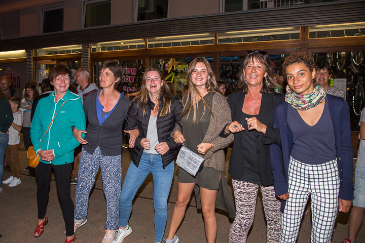 Publieksfoto's & Sfeer Reeks B @ Vlaanderen Zingt 2015 in St.-Idesbald, picture 76, photographed by Guy Danneels - FrontView Magazine