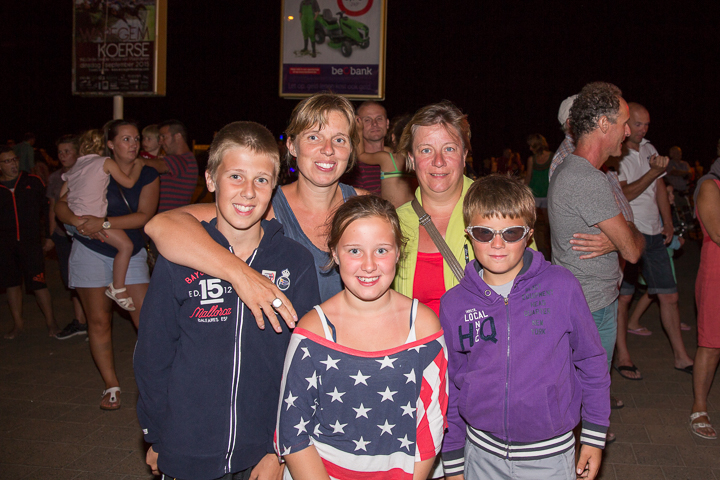 Publieksfoto's & Sfeer Reeks B @ Vlaanderen Zingt 2015 in St.-Idesbald, picture 80, photographed by Guy Danneels - FrontView Magazine