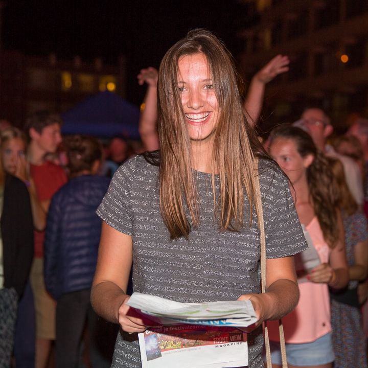 Publieksfoto's & Sfeer Reeks B @ Vlaanderen Zingt 2015 in St.-Idesbald, picture 98, photographed by Guy Danneels - FrontView Magazine