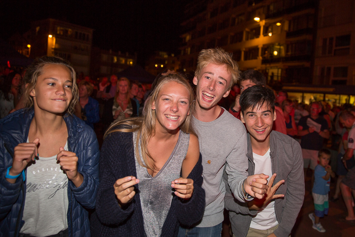 Publieksfoto's & Sfeer Reeks B @ Vlaanderen Zingt 2015 in St.-Idesbald, picture 100, photographed by Guy Danneels - FrontView Magazine