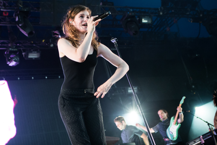 Christine and the Queens @ Lowlands 2015, picture 12, photographed by Dorien Goetschalckx - FrontView Magazine