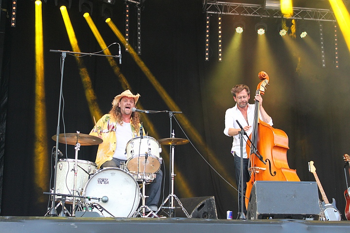Johnny Trash @ Dessel Swingt, picture 3, photographed by Heidi Elen - FrontView Magazine
