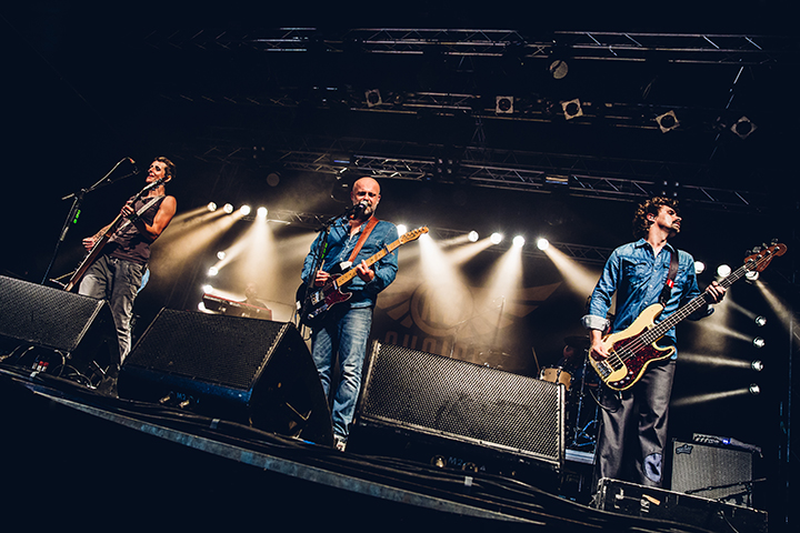 K's Choice @ Boerenrock 2015, foto 2, foto's door Elke Briers - FrontView Magazine
