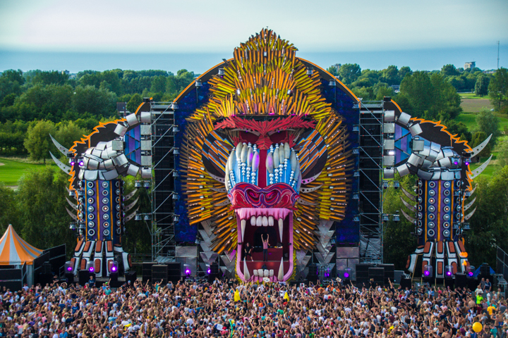 Mysteryland 2015 @ Haarlemmermeer, picture 2, photographed by Tom Van Tongerloo - FrontView Magazine
