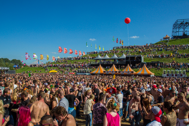 Mysteryland 2015 @ Haarlemmermeer, picture 18, photographed by Tom Van Tongerloo - FrontView Magazine