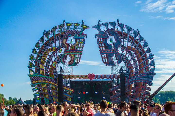 Mysteryland 2015 @ Haarlemmermeer, picture 86, photographed by Tom Van Tongerloo - FrontView Magazine
