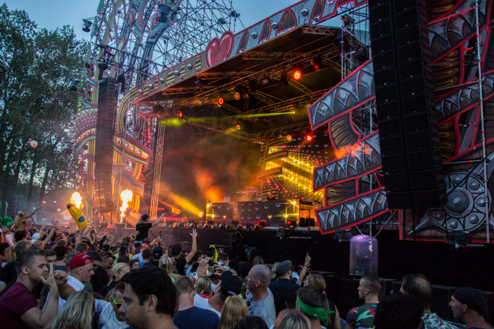 Mysteryland 2015 @ Haarlemmermeer, picture 184, photographed by Tom Van Tongerloo - FrontView Magazine