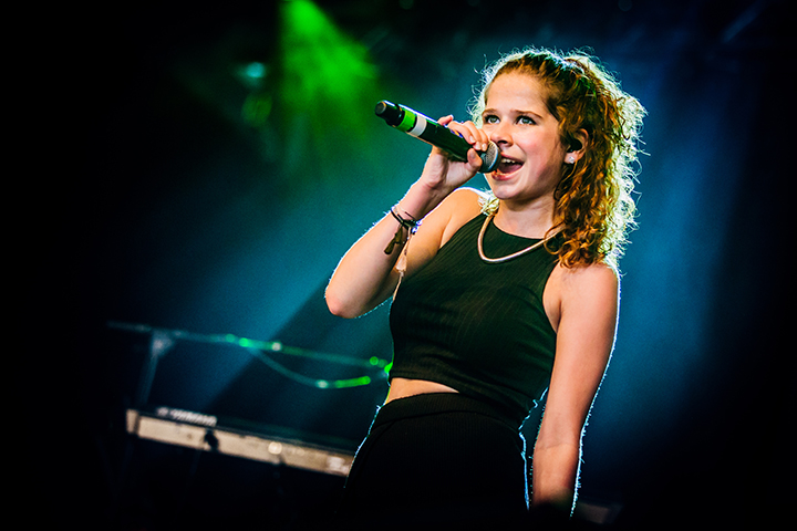 Laura Tesoro @ Boerenrock 2015, picture 1, photographed by Elke Briers - FrontView Magazine