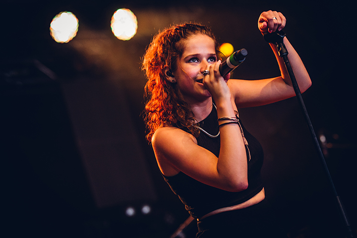 Laura Tesoro @ Boerenrock 2015, picture 2, photographed by Elke Briers - FrontView Magazine
