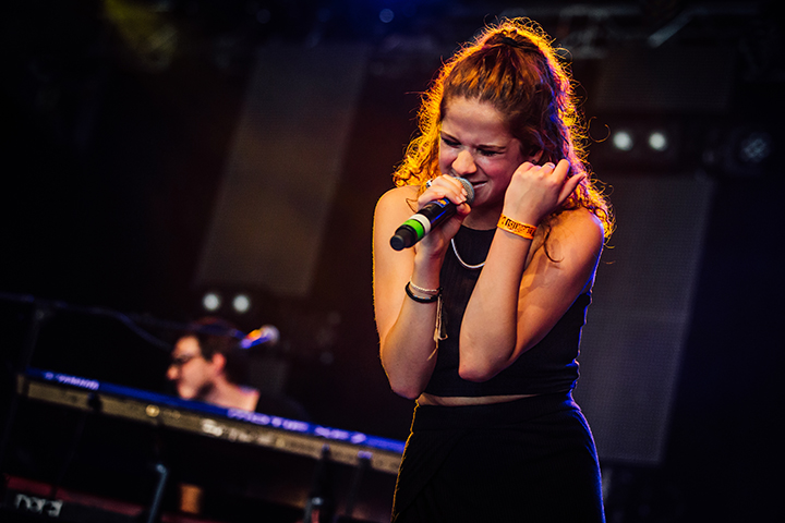 Laura Tesoro @ Boerenrock 2015, picture 6, photographed by Elke Briers - FrontView Magazine