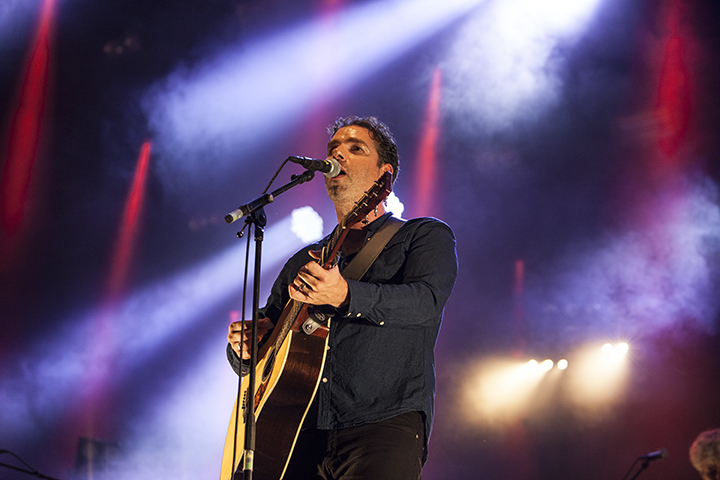 Yevgueni @ Maanrock 2015, foto 6, foto's door Frank Lambrechts - FrontView Magazine