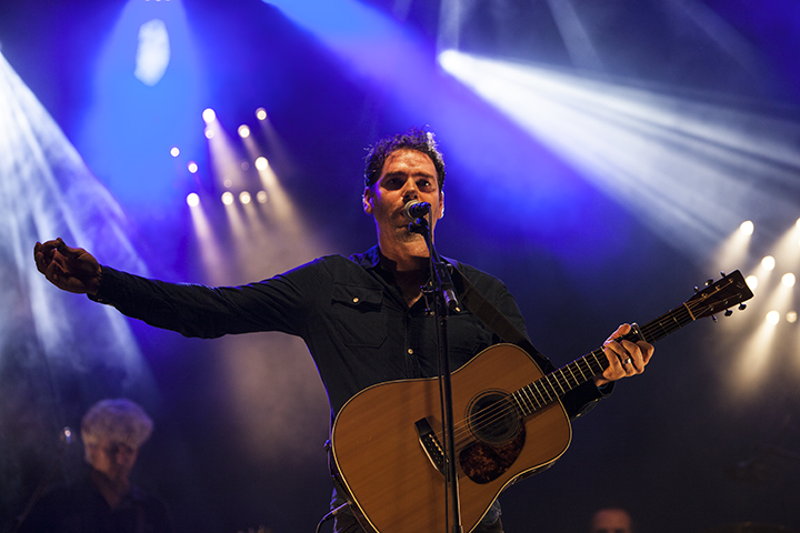 Yevgueni @ Maanrock 2015, foto 12, foto's door Frank Lambrechts - FrontView Magazine