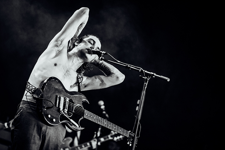 Jett Rebel @ Boerenrock 2015, foto 12, foto's door Elke Briers - FrontView Magazine