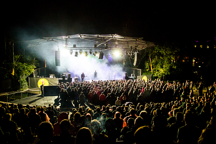 Echo & the Bunnymen @ OLT Rivierenhof, picture 10, photographed by Walter Grimm - FrontView Magazine