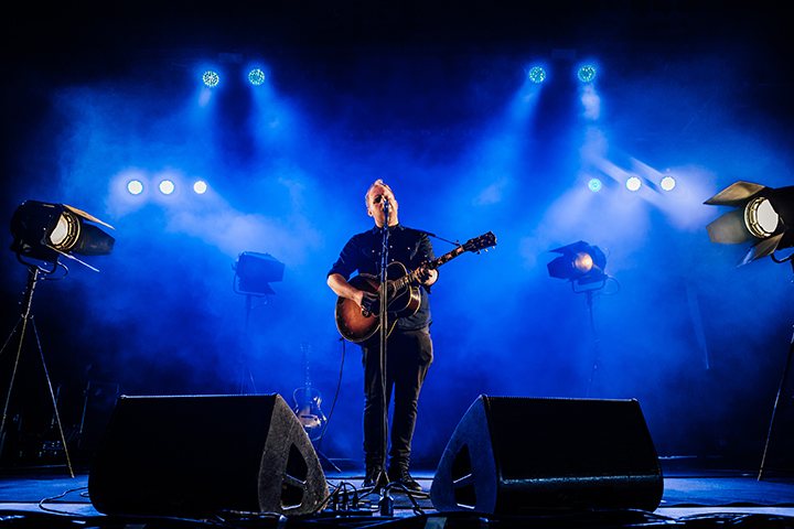 Gavin James @ Crammerock 2015, picture 1, photographed by Elke Briers - FrontView Magazine
