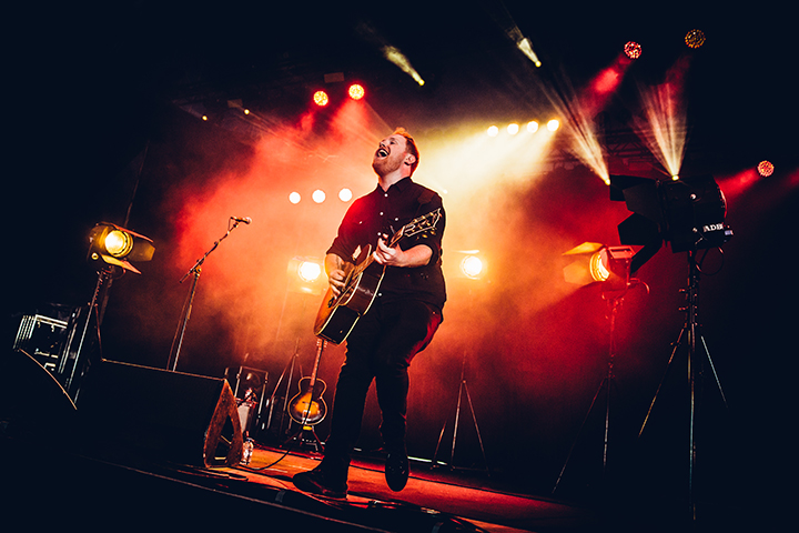 Gavin James @ Crammerock 2015, picture 4, photographed by Elke Briers - FrontView Magazine