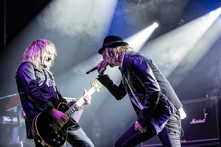Gotthard @ OlensFest 2015, foto 5, foto's door Edwin Houdevelt - FrontView Magazine
