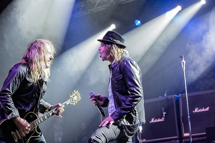 Gotthard @ OlensFest 2015, foto 12, foto's door Edwin Houdevelt - FrontView Magazine