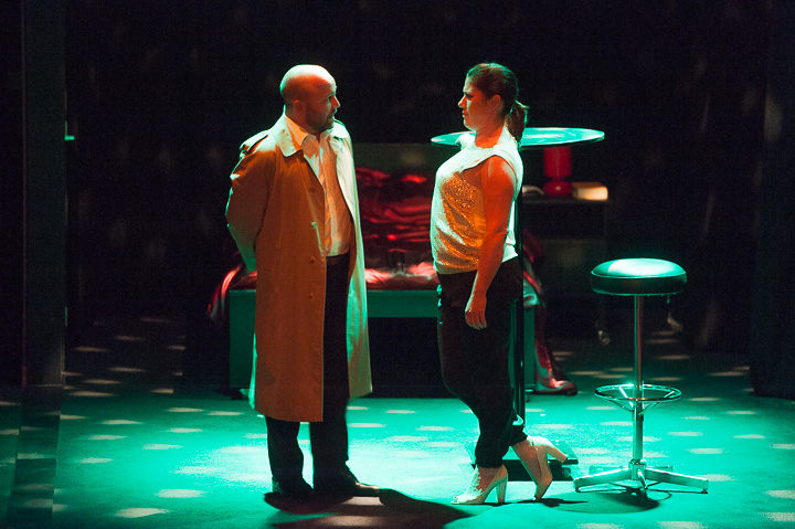 Zijne kleine is de mijne Echt Antwaarps Teater, foto 5, foto's door Goele Bormans - FrontView Magazine