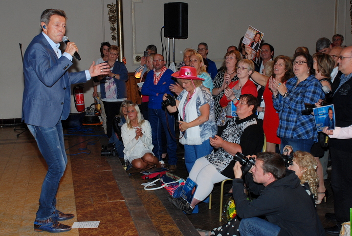 CD voorstelling Willy Sommers @ Zaal Eldorado Humbeek, picture 10, photographed by Peter Minnebo - FrontView Magazine