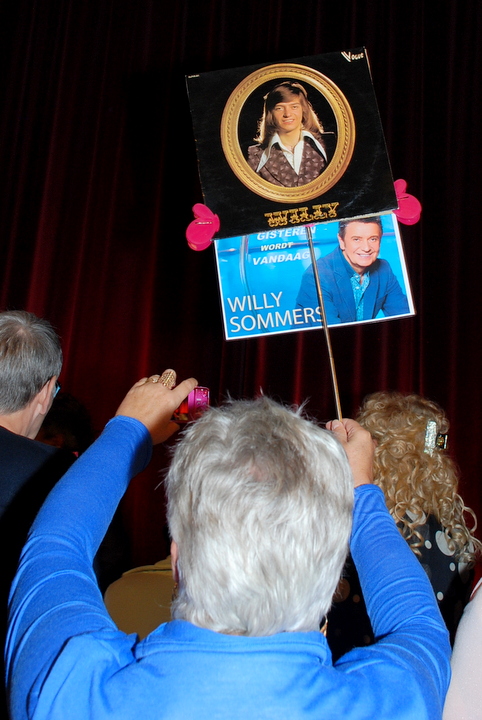 CD voorstelling Willy Sommers @ Zaal Eldorado Humbeek, picture 16, photographed by Peter Minnebo - FrontView Magazine