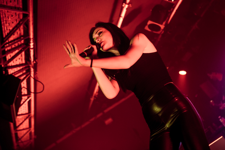 Against The Current @ Trix, foto 12, foto's door Dorien Goetschalckx - FrontView Magazine