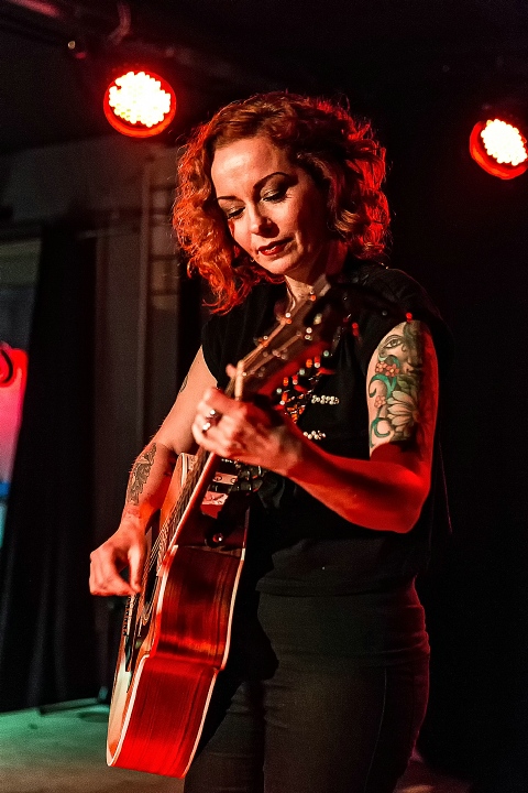 Anneke Van Giersbergen @ De Verlichte Geest, picture 2, photographed by Edwin Houdevelt - FrontView Magazine