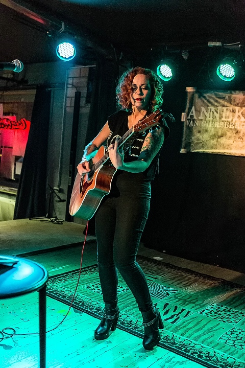 Anneke Van Giersbergen @ De Verlichte Geest, picture 3, photographed by Edwin Houdevelt - FrontView Magazine