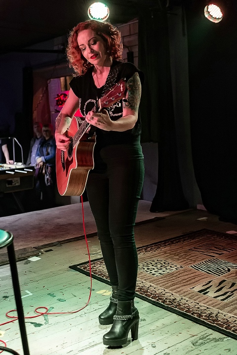 Anneke Van Giersbergen @ De Verlichte Geest, picture 7, photographed by Edwin Houdevelt - FrontView Magazine