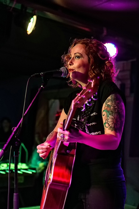 Anneke Van Giersbergen @ De Verlichte Geest, picture 9, photographed by Edwin Houdevelt - FrontView Magazine