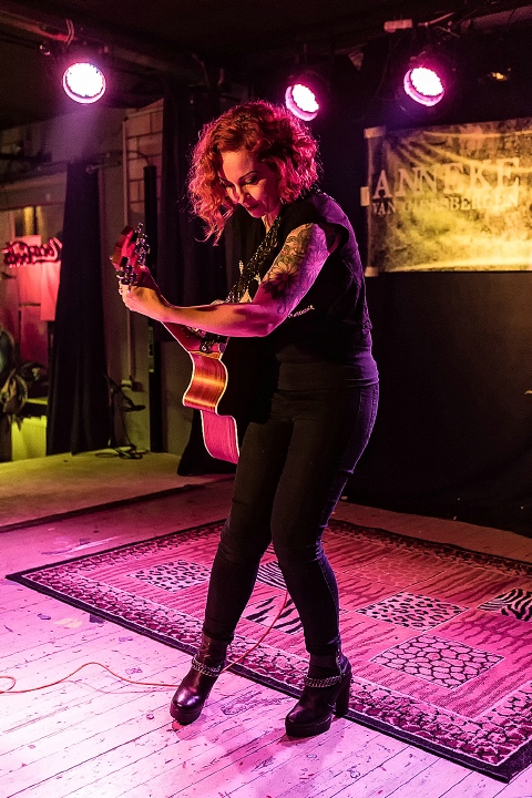 Anneke Van Giersbergen @ De Verlichte Geest, picture 10, photographed by Edwin Houdevelt - FrontView Magazine