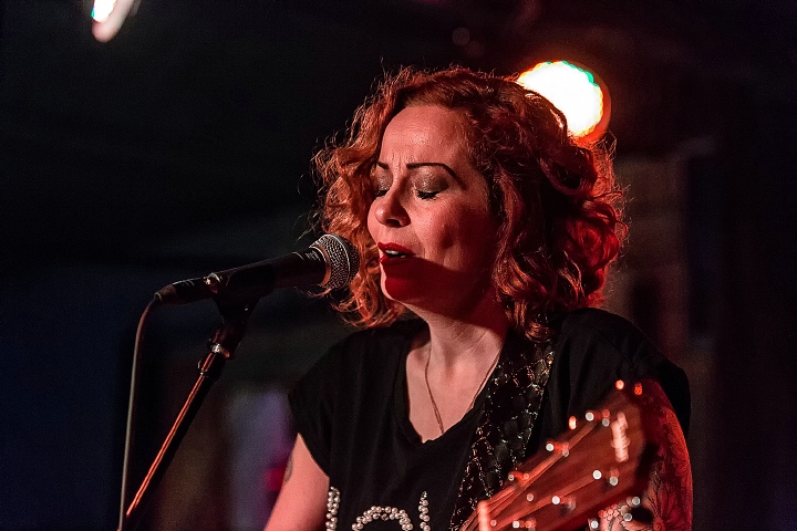 Anneke Van Giersbergen @ De Verlichte Geest, picture 16, photographed by Edwin Houdevelt - FrontView Magazine