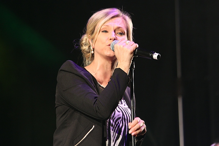 Laura Lynn @ Bogget Fieest, foto 7, foto's door Heidi Elen - FrontView Magazine