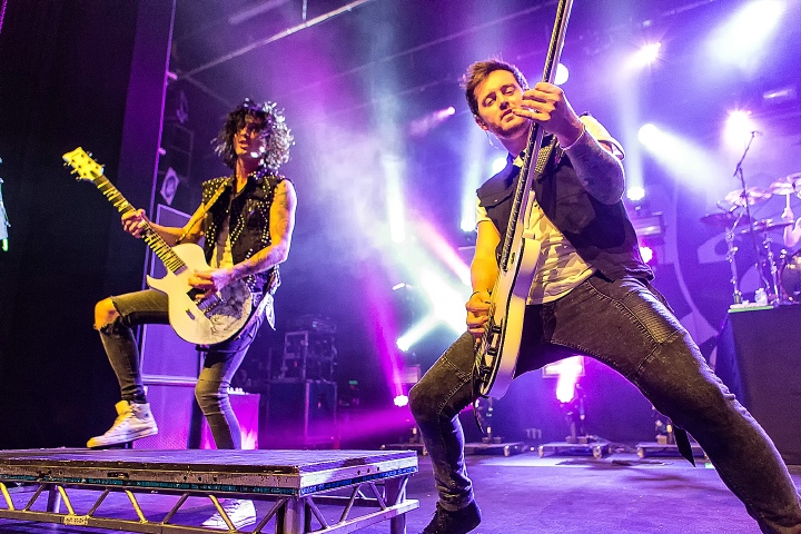 Asking Alexandria @ Trix, picture 5, photographed by Edwin Houdevelt - FrontView Magazine