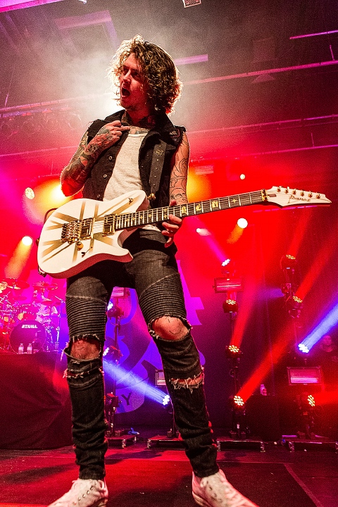 Asking Alexandria @ Trix, picture 6, photographed by Edwin Houdevelt - FrontView Magazine