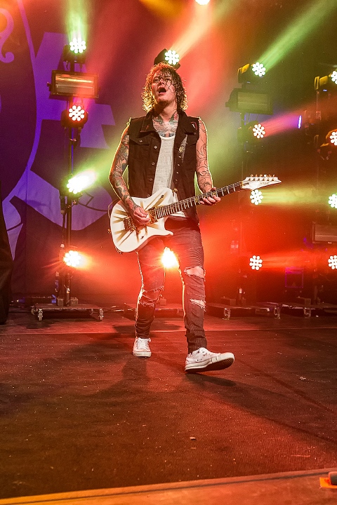 Asking Alexandria @ Trix, picture 19, photographed by Edwin Houdevelt - FrontView Magazine