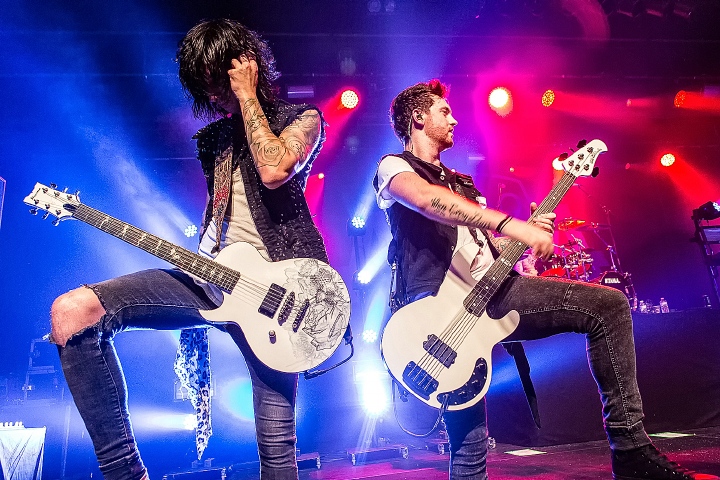 Asking Alexandria @ Trix, picture 21, photographed by Edwin Houdevelt - FrontView Magazine