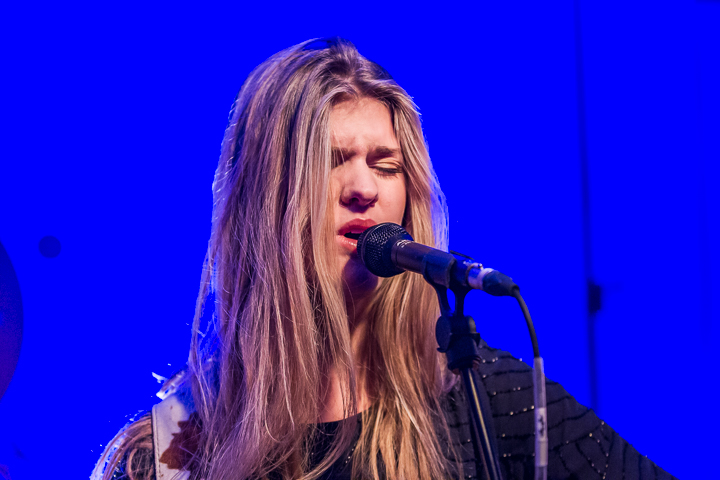 Emma Bale - Showcase @ Felixpakhuis Antwerpen, picture 10, photographed by Guy Danneels - FrontView Magazine