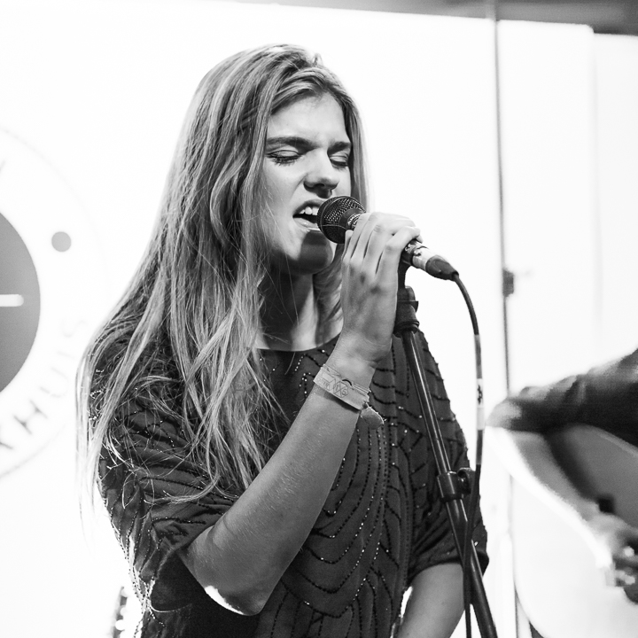 Emma Bale - Showcase @ Felixpakhuis Antwerpen, picture 18, photographed by Guy Danneels - FrontView Magazine