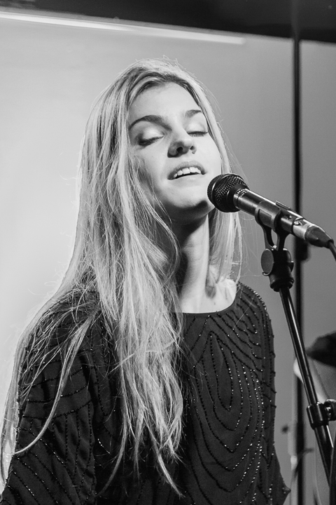 Emma Bale - Showcase @ Felixpakhuis Antwerpen, picture 33, photographed by Guy Danneels - FrontView Magazine